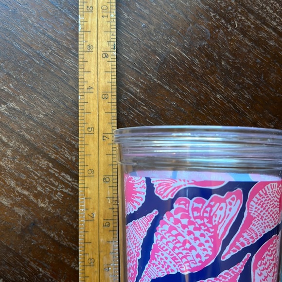 Tumbler with Straw in Cute as Shell by Lilly Pulitzer - Picture 8 of 9